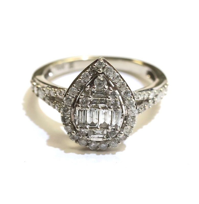 10k white gold .65ct SI2 G illusion head pear halo diamond engagement ring 2.7g