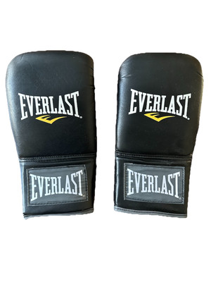 Everlast MMA Clinch Strike Pro Gloves Color Black Level  2 12 Oz.