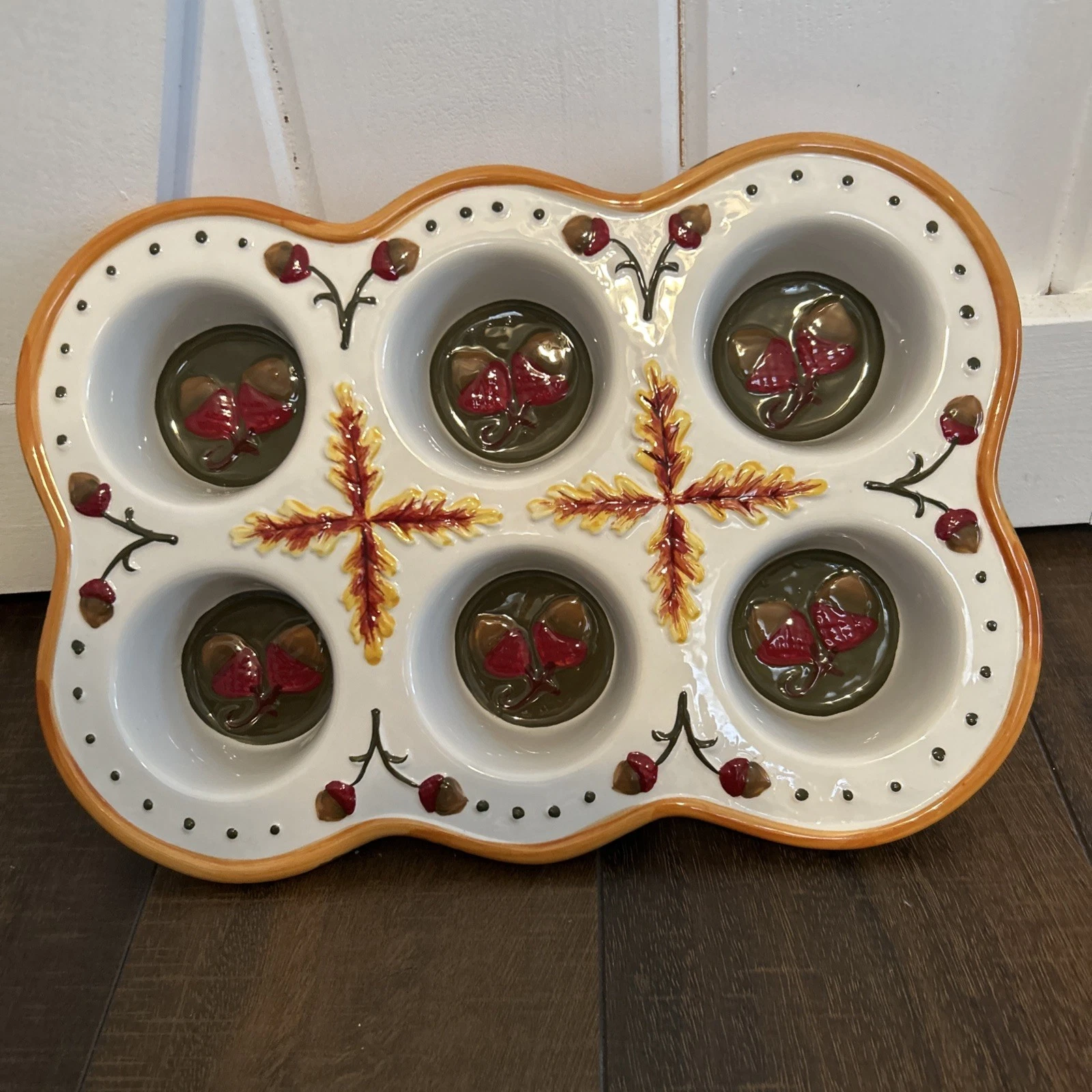 Temptations by Tara Fall Harvest 6 Cupcake Muffin Pan Bakeware Acorn Leaves Fall