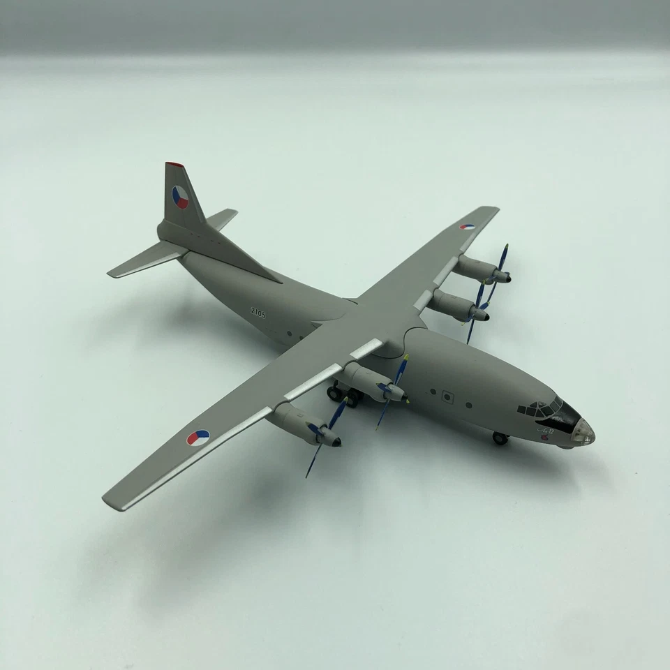 Herpa 555319 Antonov 12 An-12 Chech AirForce scale 1/200 - Image 3 of 4