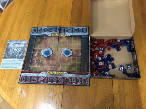 STRATEGO CLASSIC BOARD GAME OF BATTLEFIELD STRATEGY SCI-FI EDITION COMPLETE - Picture 2 of 7