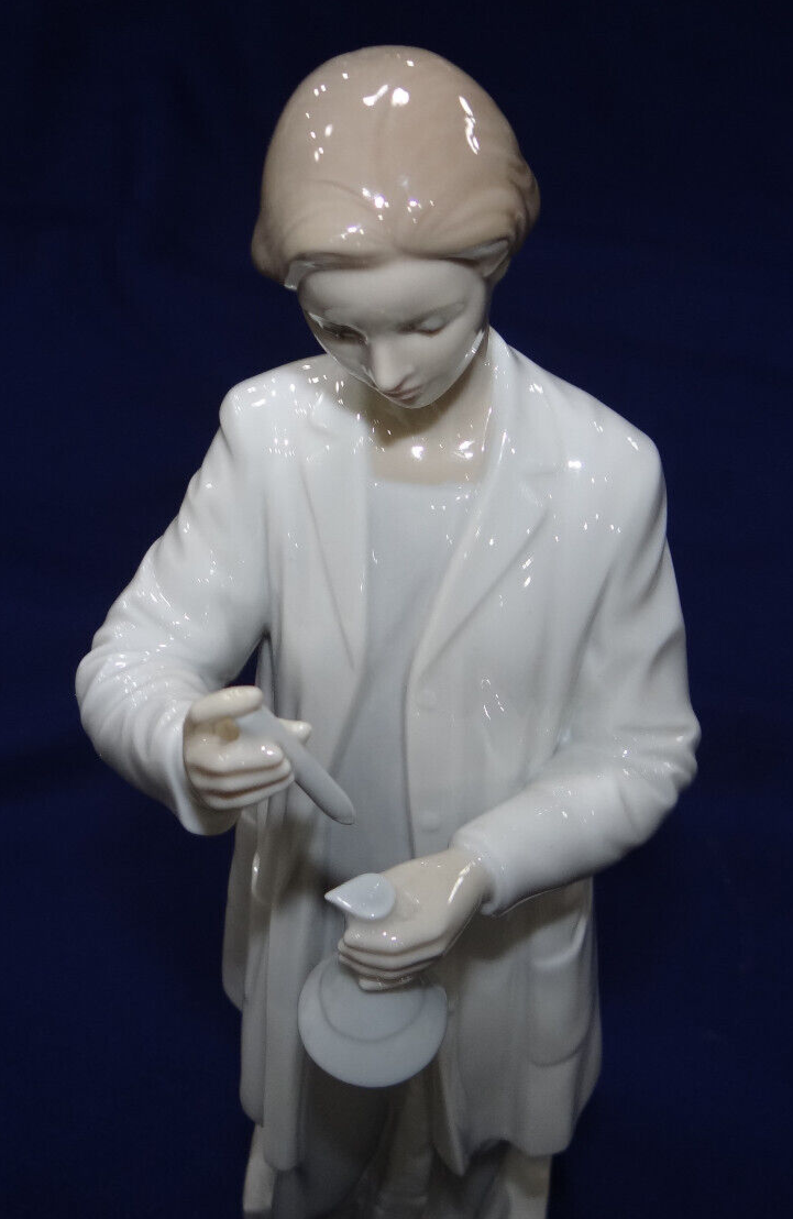 Lladro In The Laboratory Large 12" Female Pharmacist Lab Tech Figurine