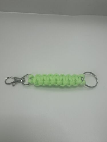 Portachiavi in paracord Glow in the dark con anello e chiusura aragosta