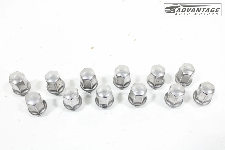 GMC ACADIA 2020-2023 RUEDA DELANTERA O TRASERA TUERCA PERNO PLATA JUEGO DE 24 OEM Foto 3 de 4