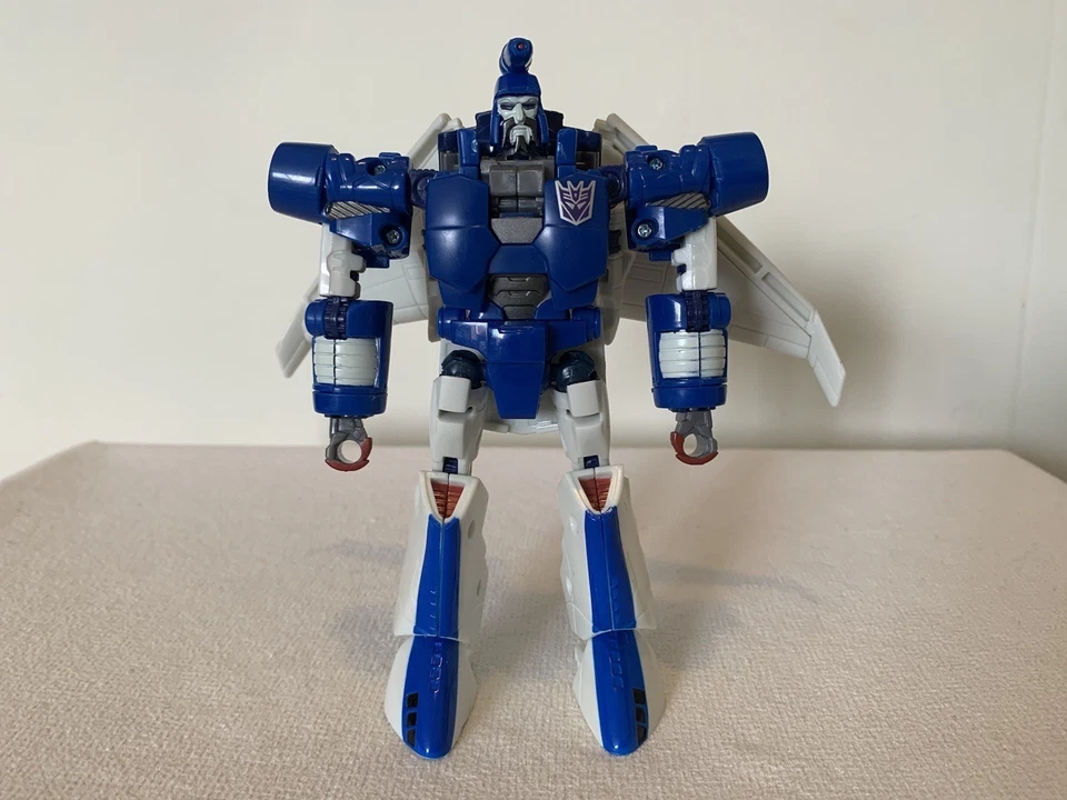 Transformers Generations Deluxe Class Scourge Figure complete  2010 Classics - Image 2 of 4