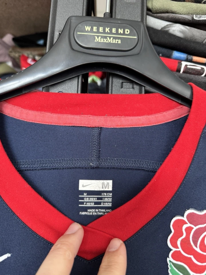 Vintage Men’s Football Nike England Rose O2 Jersey Big Logo Tee Size M - Image 4 of 4