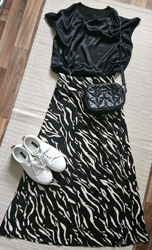 Rock*lang*Gr.36,paßt auch bei 38*schwarz/beige*sportlich*Schlitz*Neuwertig