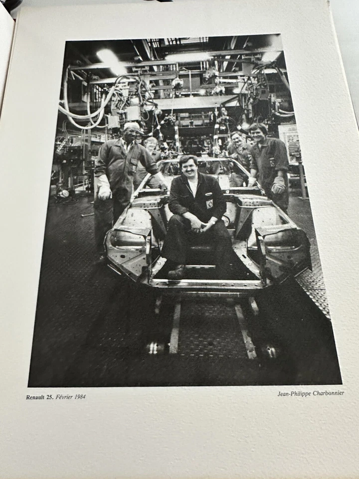 PORTFOLIO "AUTO-PSY, RENAULT 25", SERIES DE 18 PHOTOS NOIR ET BLANC (2000 EX.) - Photo 3/4