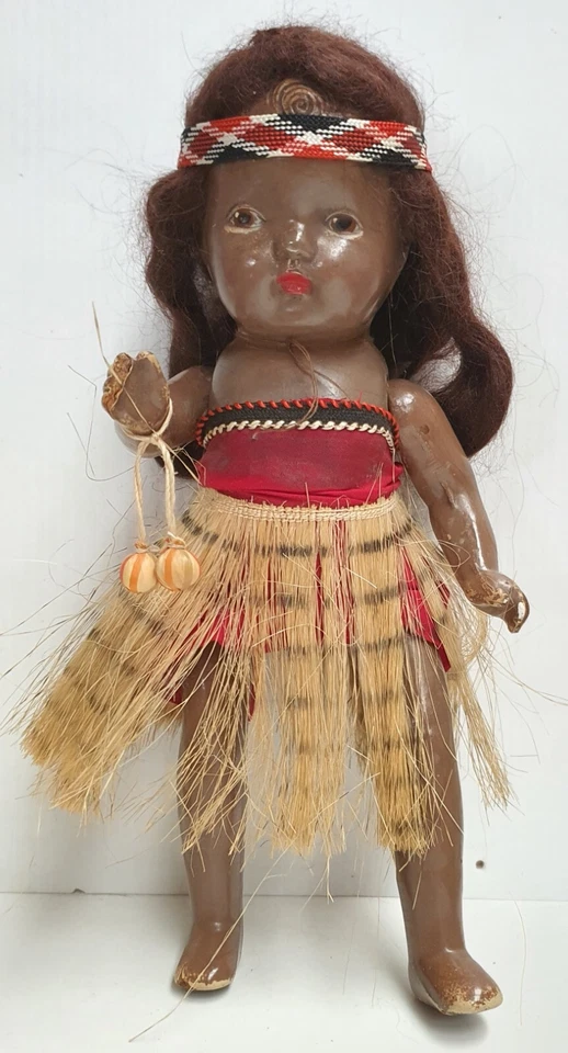 Muñeca de composición confiable en vestido tradicional maorí c1948-55 hecha en Canadá A/F Foto 4 de 4