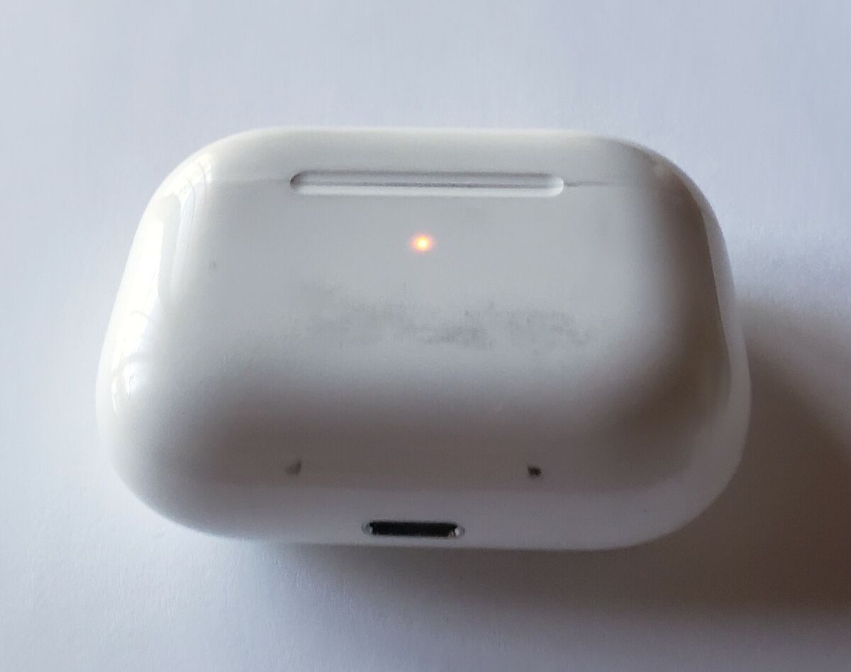 Original Apple AirPods Pro Wireless CHARGING CASE ONLY 1st Gen A2190 in  Bulk Pkg