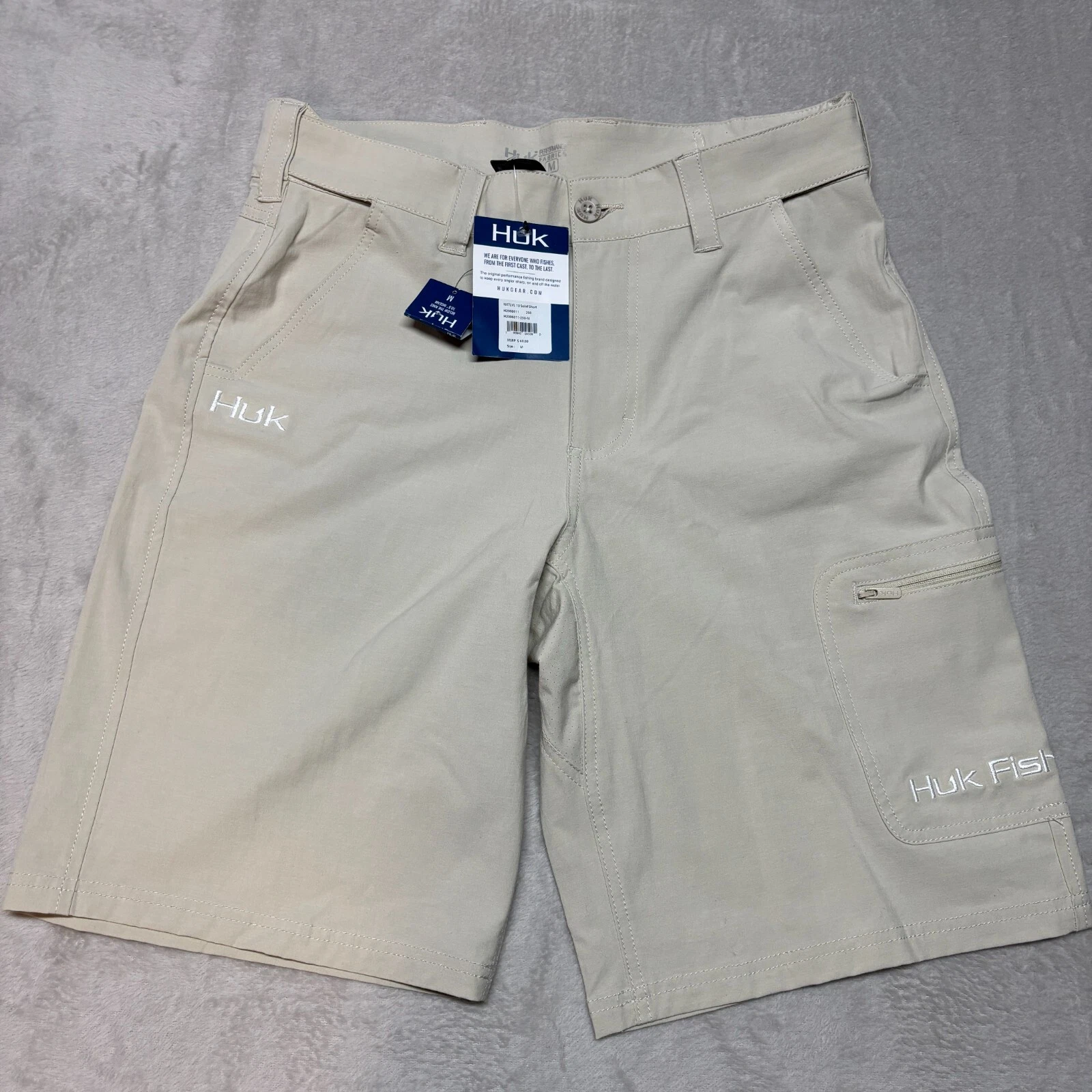 HUK Next Level 10.5" Fishing Shorts Men’s M Beige Performance Stretch Cargo NWT