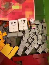 LEGO Minecraft: The Nether (21106) 100% Complete with Manuals