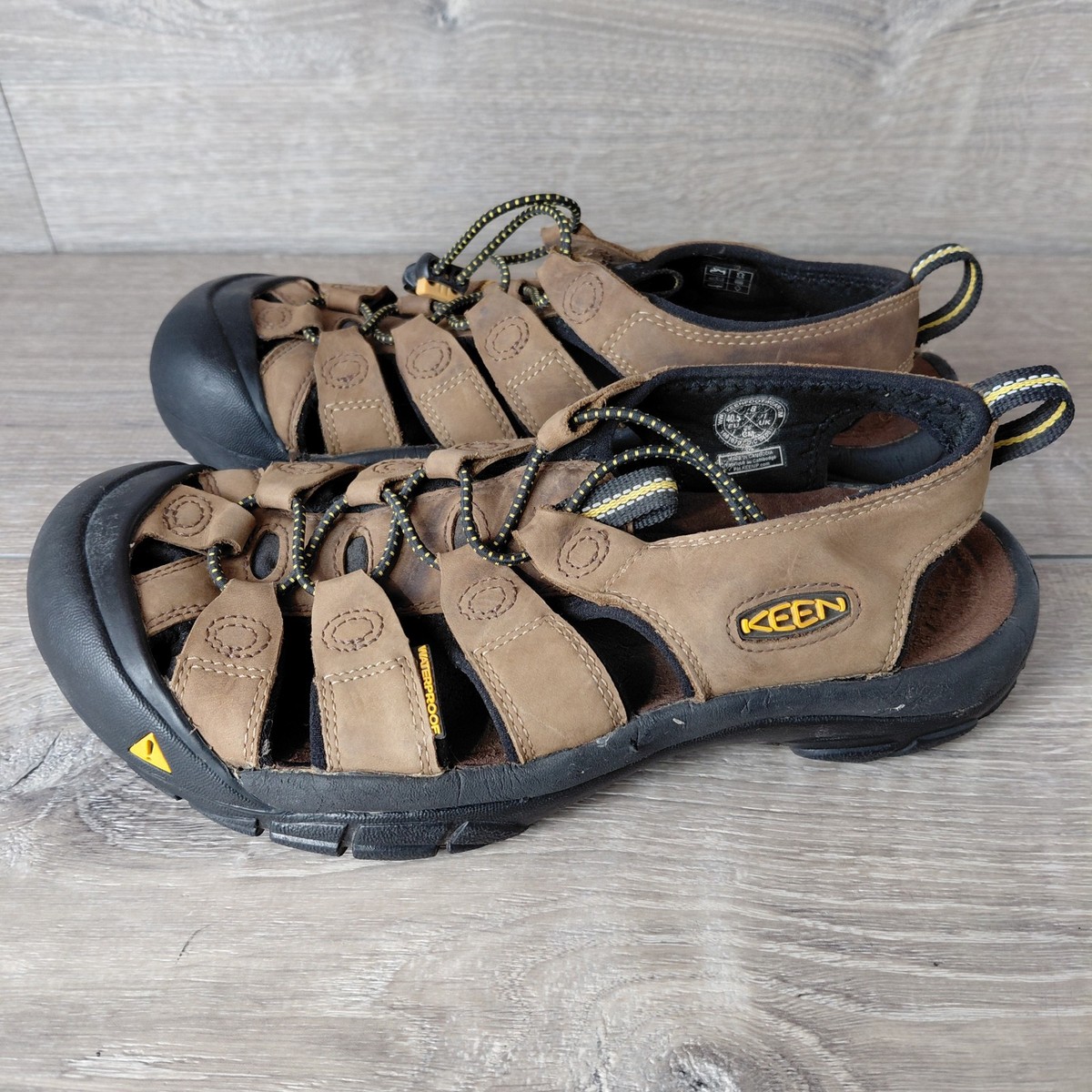 KEEN Newport H2 Sandals Mens 8 Brown Leather Waterproof 