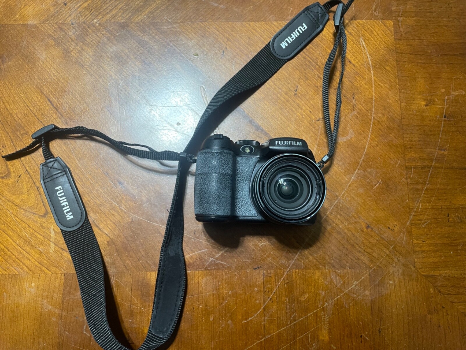 Fujifilm FinePix S1500 10MP Digital Camera Black with Broken Screen