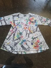 Inoah art to wear mid sleeve colorful graphics shirt woman's size small
