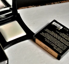 HD FLAWLESS Powder Highlighter Brigtening Banana NEW Full Sz .28 oz free gift 🎁