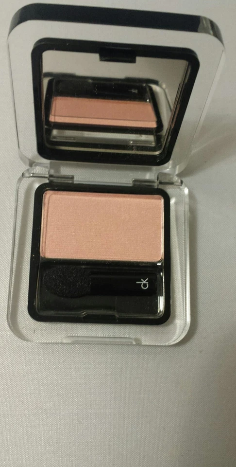 Sombra intensa Calvin Klein Tempting Glance - #144 Venus - Imagem 4 de 4