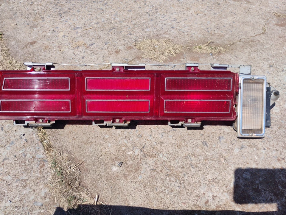 Luces traseras Chevrolet Caprice 1978 Foto 2 de 4