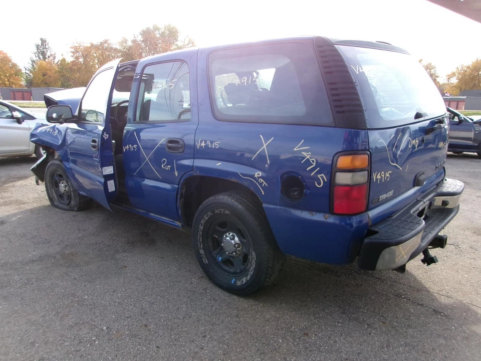 Brazo de control inferior inferior delantero izquierdo usado se adapta a: Chevrolet Tahoe 2005 4x2 6 l Foto 3 de 4