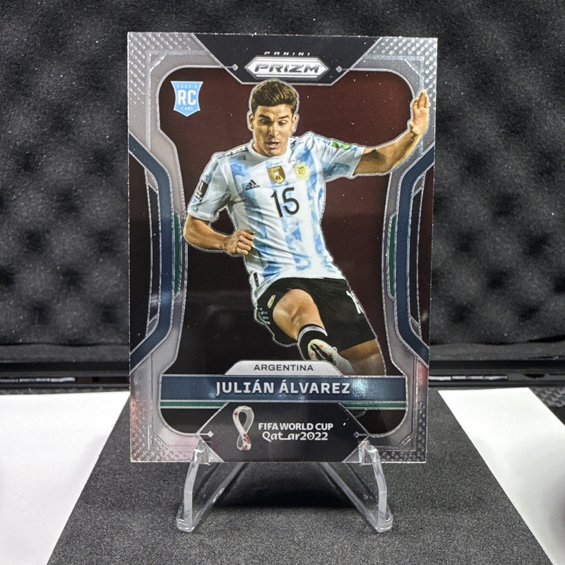 Julian Alvarez Rookie Panini Prizm World Cup Qatar 2022 RC Argentina #4