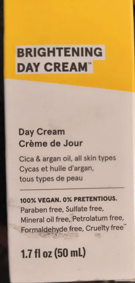 ACURE TRIO: Crema de día iluminadora, exfoliante facial y ultra hidratante durante la noche... Foto 2 de 4