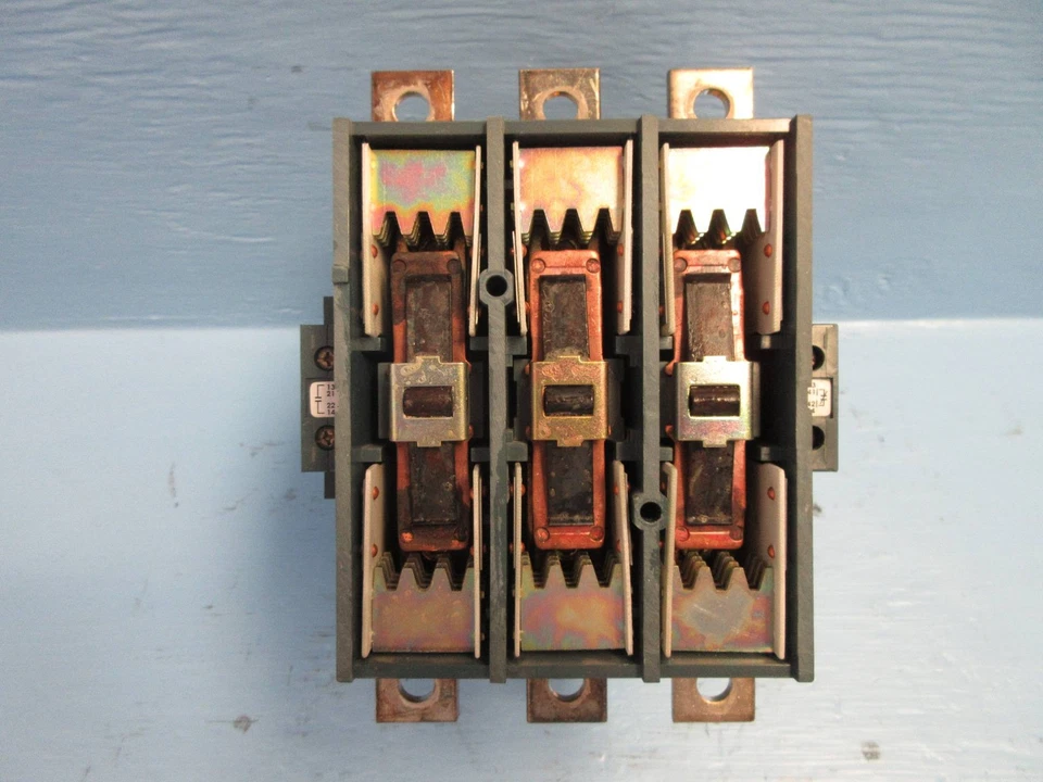 Contator de motor Stromberg OKYM-05G21 350 Amp 600V 200HP 125V bobina 350A 200 HP - Imagem 4 de 4