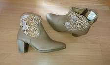 Neu Stiefelette Spitze Western Boots Ankle 38 beige Spitzenbesatz Stiefel