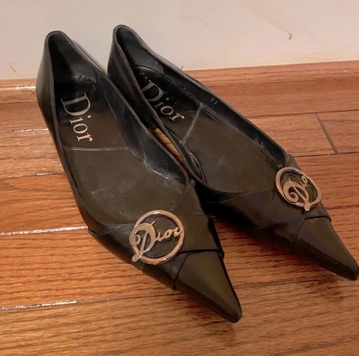 Chaussures plates vintage Dior logo cuir noir avec quincaillerie argentée taille 37