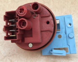Druckwächter für Waschmaschine OK. OWM 15012 A1 ; 32000553