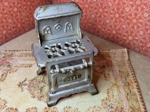 Vintage Royal Cast Iron Stove Oven Toy Dollhouse Antique Miniature - Picture 10 of 10