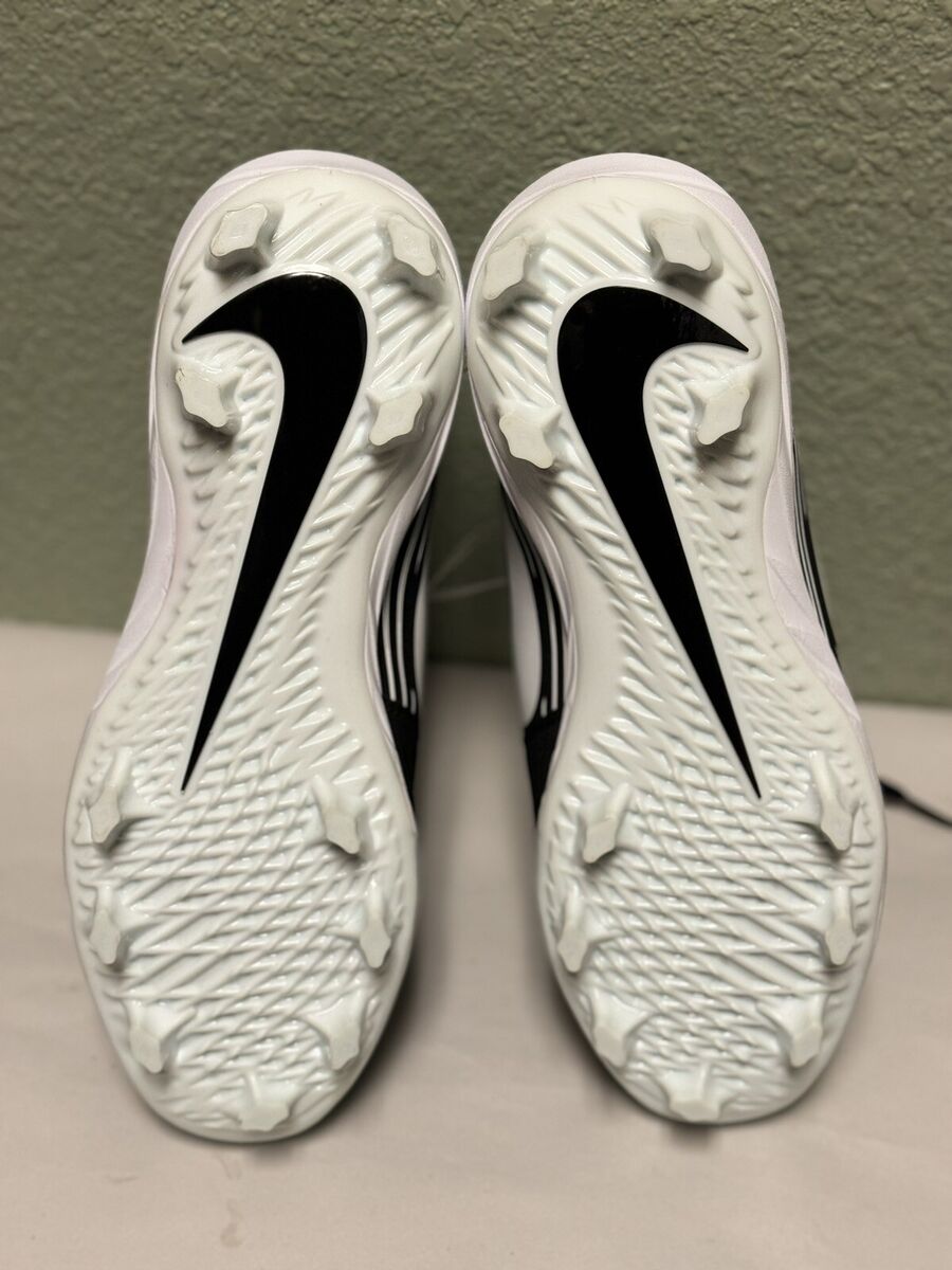 NWT Nike Lunarlon Black & White Softball Molded Cleats NWT Nike Lunarlon Black & White Softball Molded Cleats