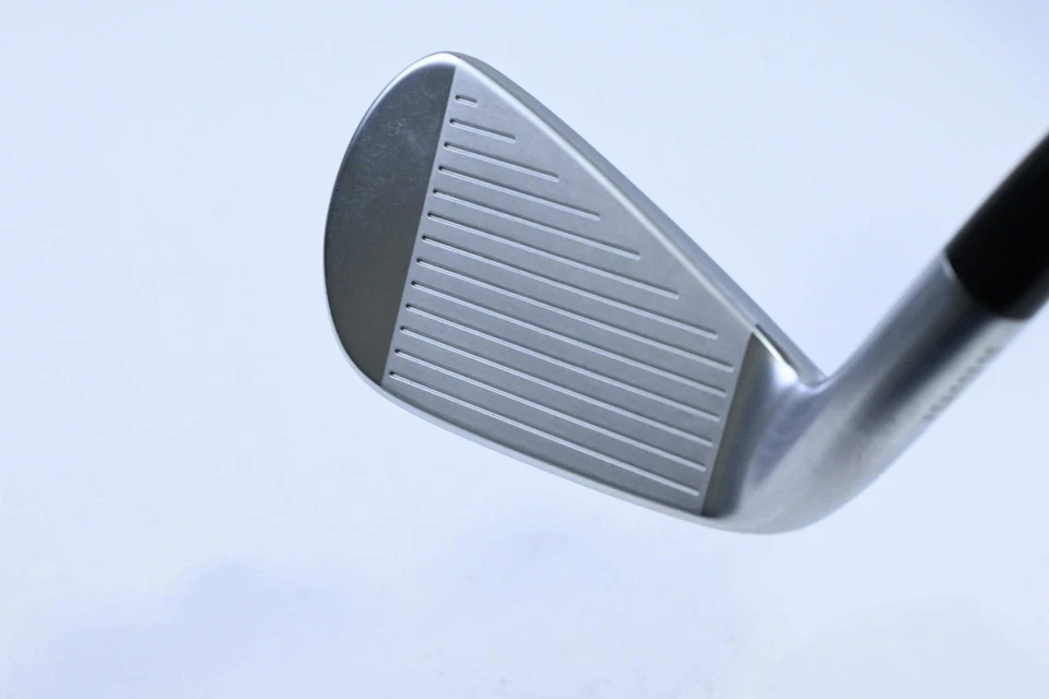 Srixon ZXiU Utility #4 Iron / 23 Degree / Regular Flex MMT 80 Shaft - Image 2 of 4