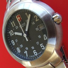 VictorINOX SWISS ARMY Men 1st Gen MAVERICK Blueish Gray Dial Short Bracelet READ