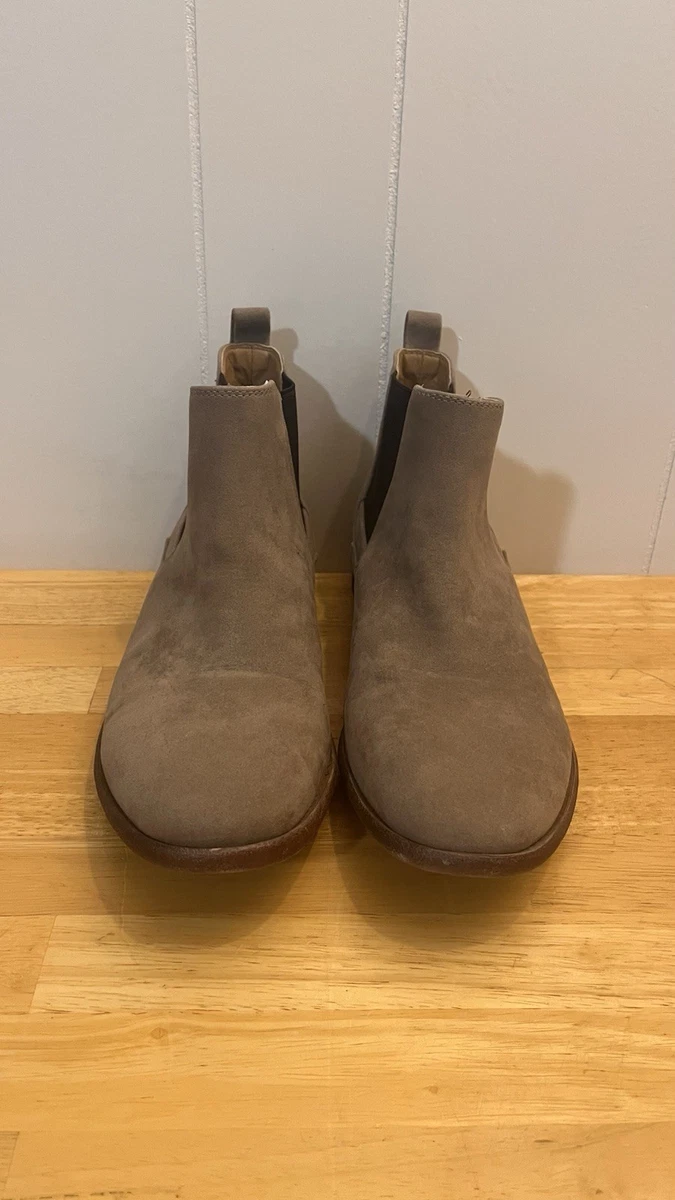 Robert Wayne Footwear Chelsea Boots for Men for Sale | Shop  display picture 2