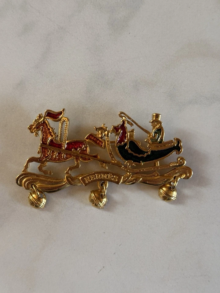 Wunderschöne Hermès Paris vintage Cloisonné Emaille Brosche Schlittenfahrt - Bild 4 von 4