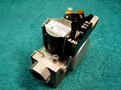 White Rodgers 36J54-201 Gemini gas valve Trane D674541P01 VAL09030