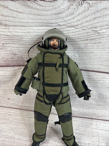 1/6 Figure Explosive Ordnance Disposal Squad Explosion Proof Suit - Picture 2 of 17
