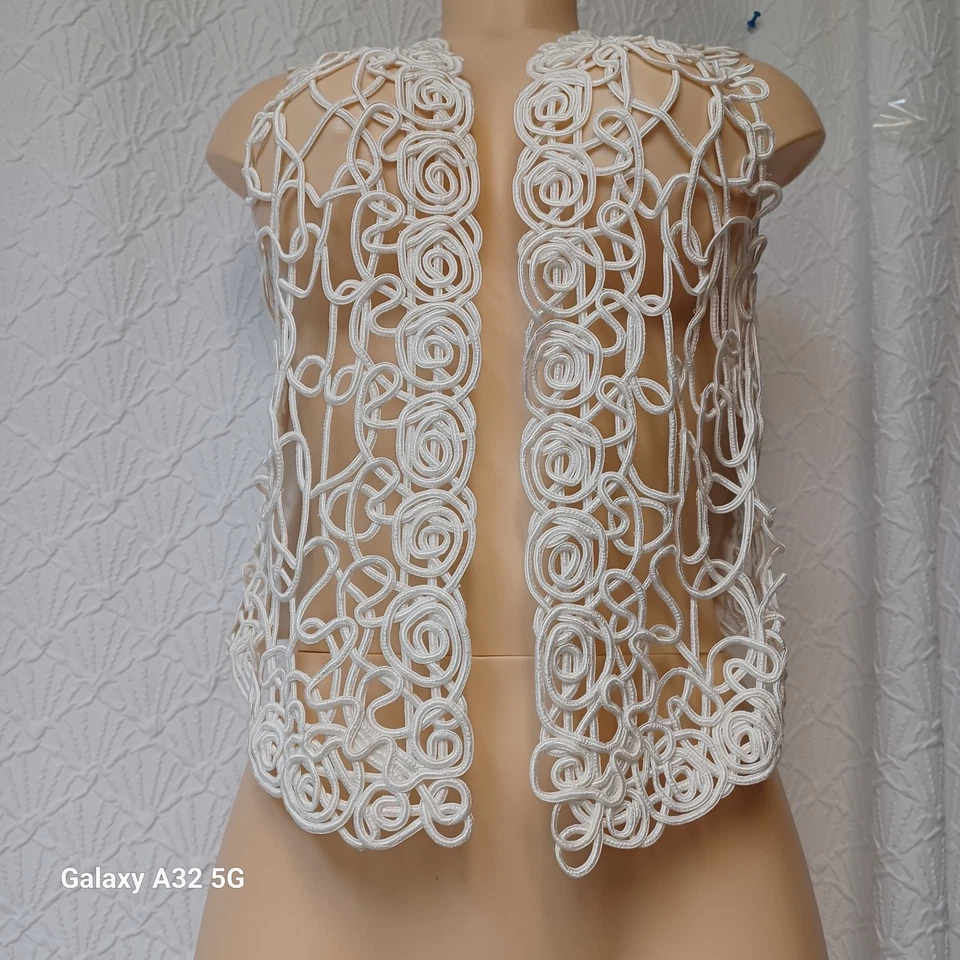 RAVEL 白色女式背心,M 码,使用状况良好 — 第 4/4 张图片