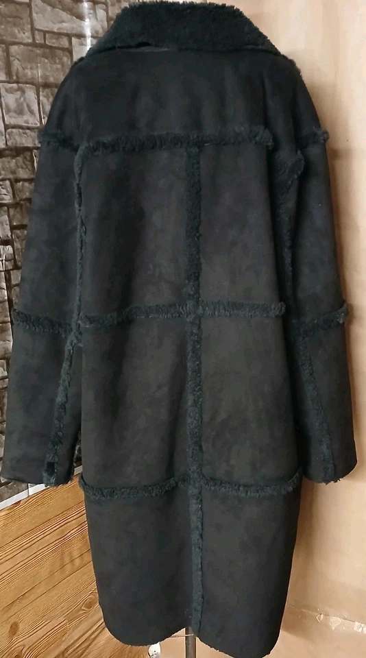 Chaqueta para mujer Ugg negra Takara Luxe pelusa piel sintética polar larga ajuste cómodo L. Foto 2 de 4