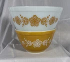 2 VINTAGE PYREX BUTTERFLY GOLD MIXING BOWLS 401 & 402