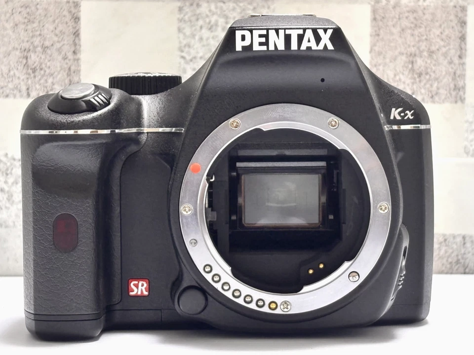 [Near mint in Box]Pentax K-X 12.4 MP multilingual Digital SLR Camera - Black JP - Image 2 of 4