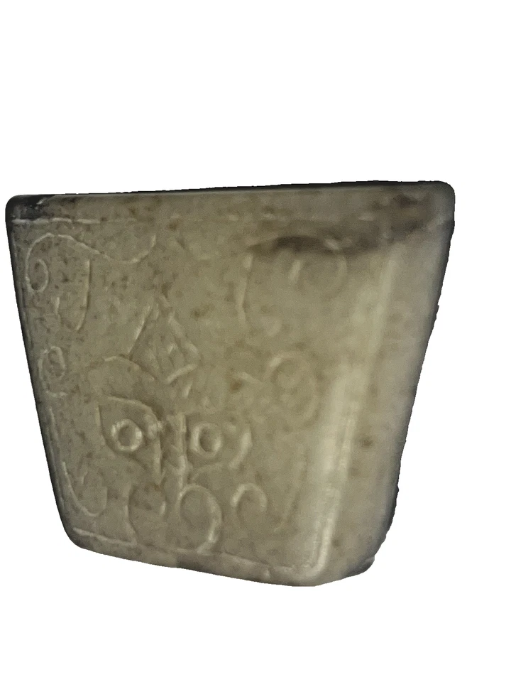 COLGANTE PRISMA TRAPEZOIDAL JADE BLANCO CARBONIZADO, DINASTÍA HAN, 206BC-220AD Foto 4 de 4