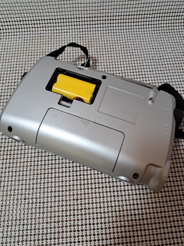 Dynamo Rechargeable GH- 858 AM/FM/SW 1-6 8 Band World Radio Box, Crank Broken - Picture 10 of 21