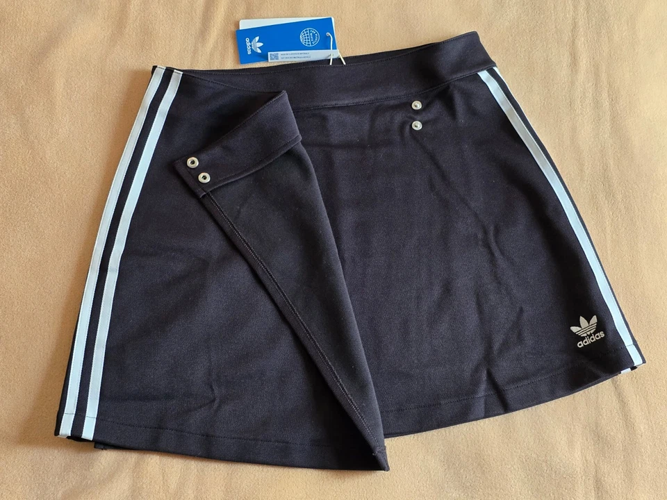 Falda envolvente Adidas Originals negra pequeña 8-10 para mujer Foto 3 de 4