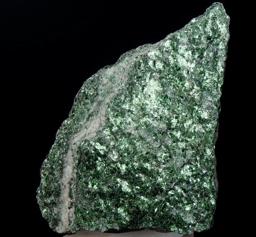 MUSCOVITE var. FUCHSITE -- NORWAY Finnmark - Kautokeino - Gaskkabeaivári /pj750 - Picture 3 of 15