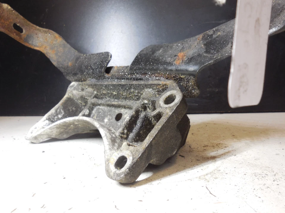 00-03 Soporte de montaje de transmisión Mercedes Benz W208 CLK430 A1402421340 Foto 3 de 4