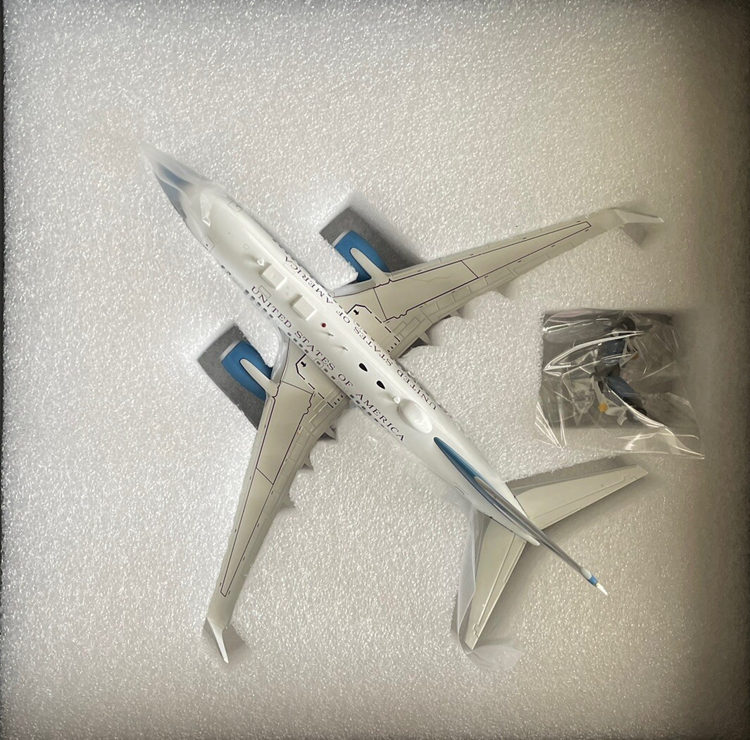 BRAND NEW GEMINI JETS 1:200 scale U.S. AIR FORCE BOEING C