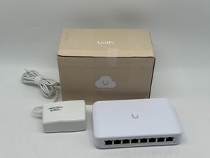 Ubiquiti UniFi Switch Lite 8 PoE 8-Port Gigabit Switch with 4 PoE+ 802.3at Ports