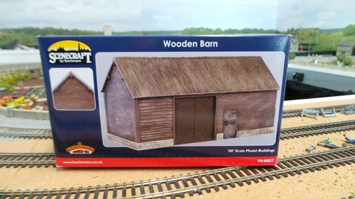 Granero de madera agrícola Bachmann Scenecraft 44-0057 (calibre OO) en caja | Condition: Used