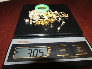 30.5 Grams Wear or Scrap 18k 14k & 10k Gold Lot!! Nice Lot!!